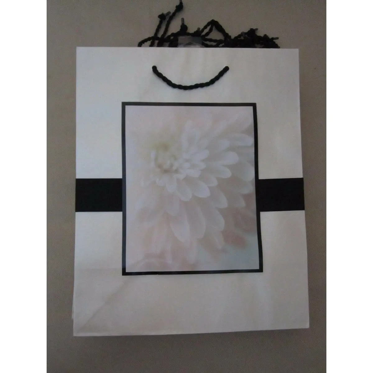 White Flower Hallmark Expressions All Occasion Gift Bag 3D Embellishments Black 1