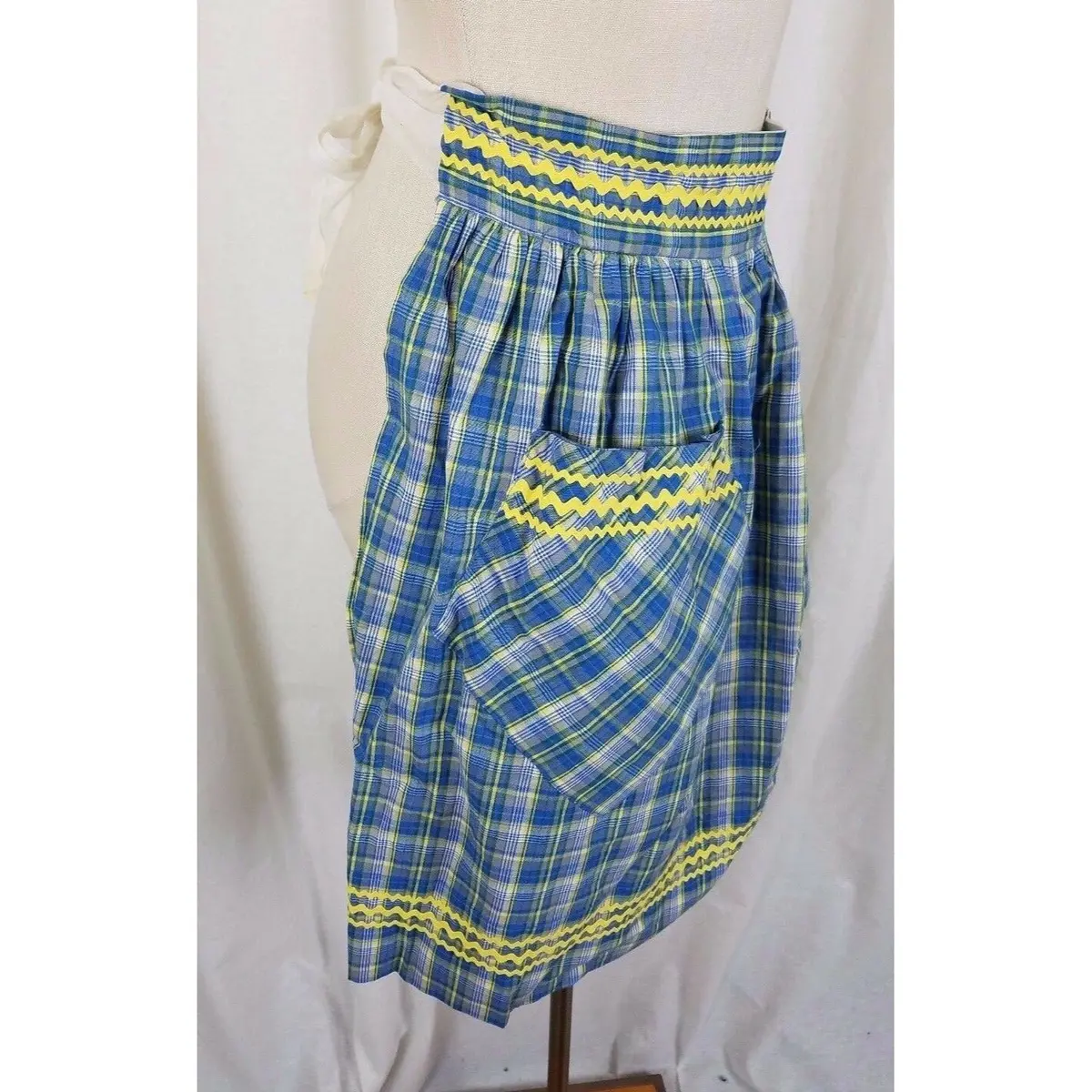 Vintage Gingham Girl Plaid Reversible Apron Mid Century Textile Cotton Ric Rac 2