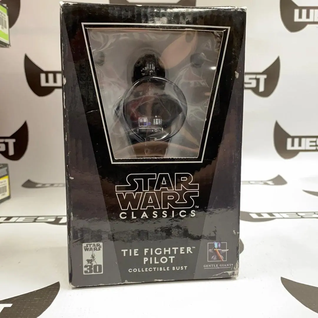 Gentle Giant Star Wars Classics Tie Fighter Pilot Collectible Bust 1