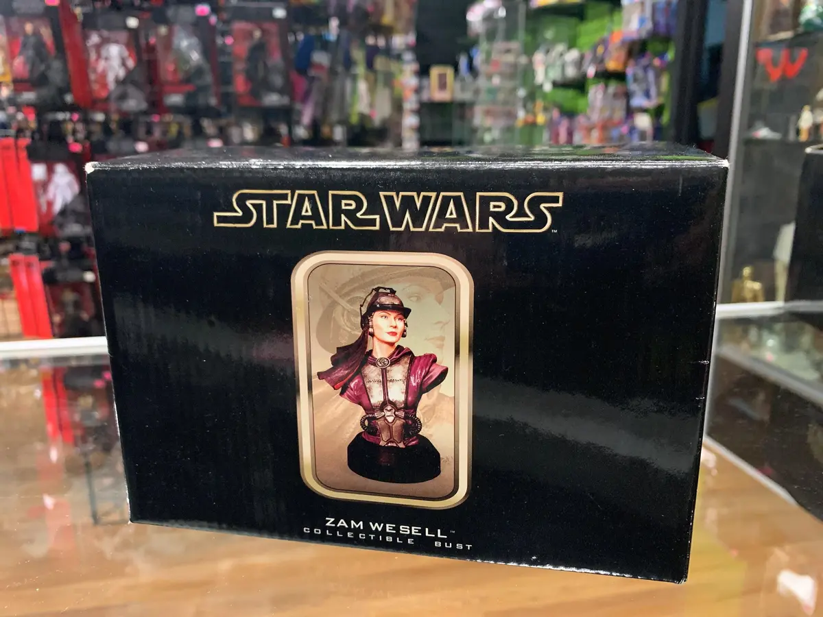 Gentle Giant Star Wars Zam Wesell Collectible Bust 1