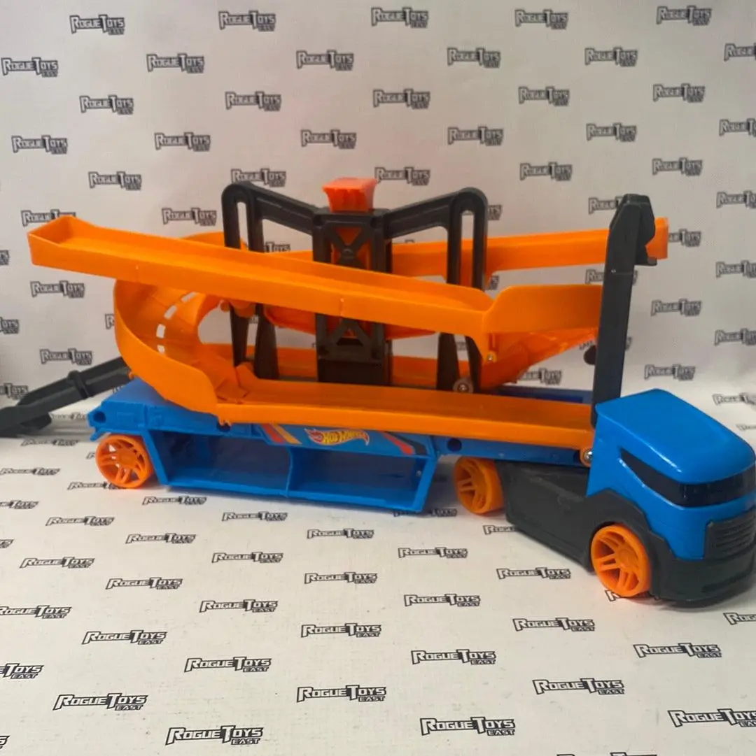Mattel Hot Wheels City Lift And Launch Hauler 1