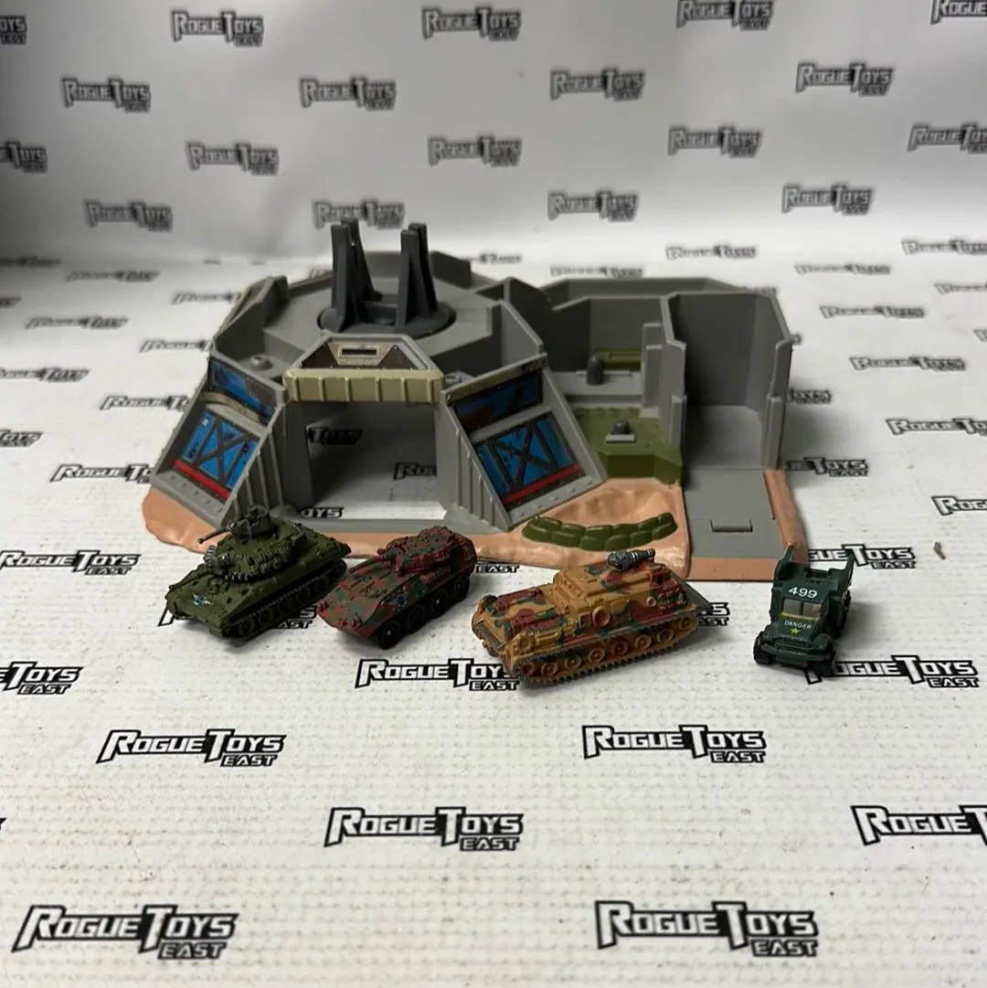 Galoob Micromachines Military Battle Zones Strato-Fortress With 4 Military Vehicles 1