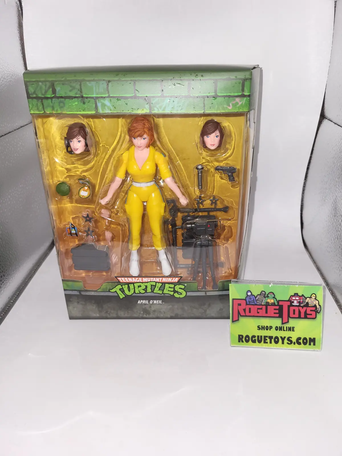 Super 7 Ultimates Tmnt- April O'neil 1