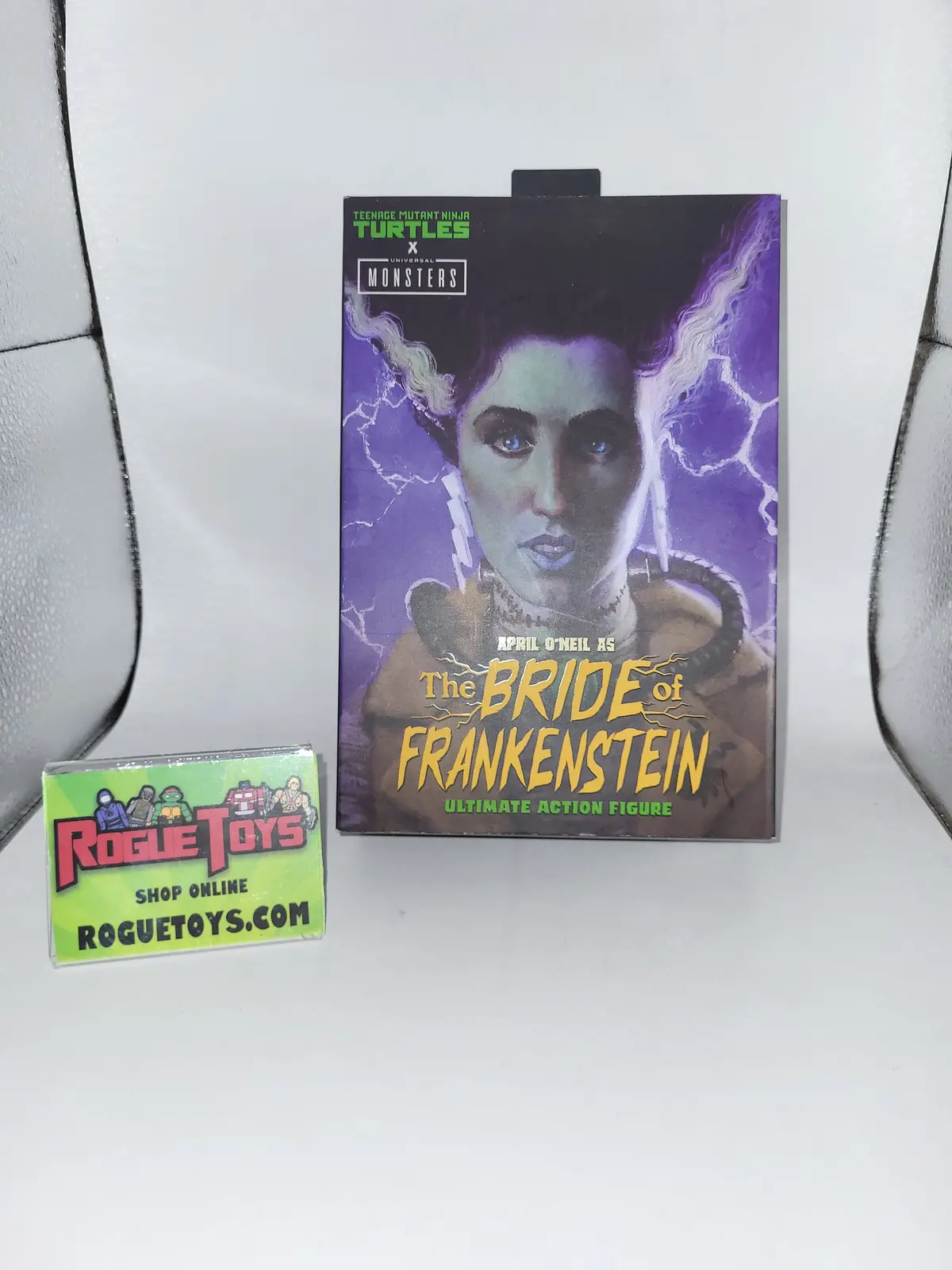 Neca Tmnt X Universal Monsters- April O'neil As The Bride Of Frankenstein 1