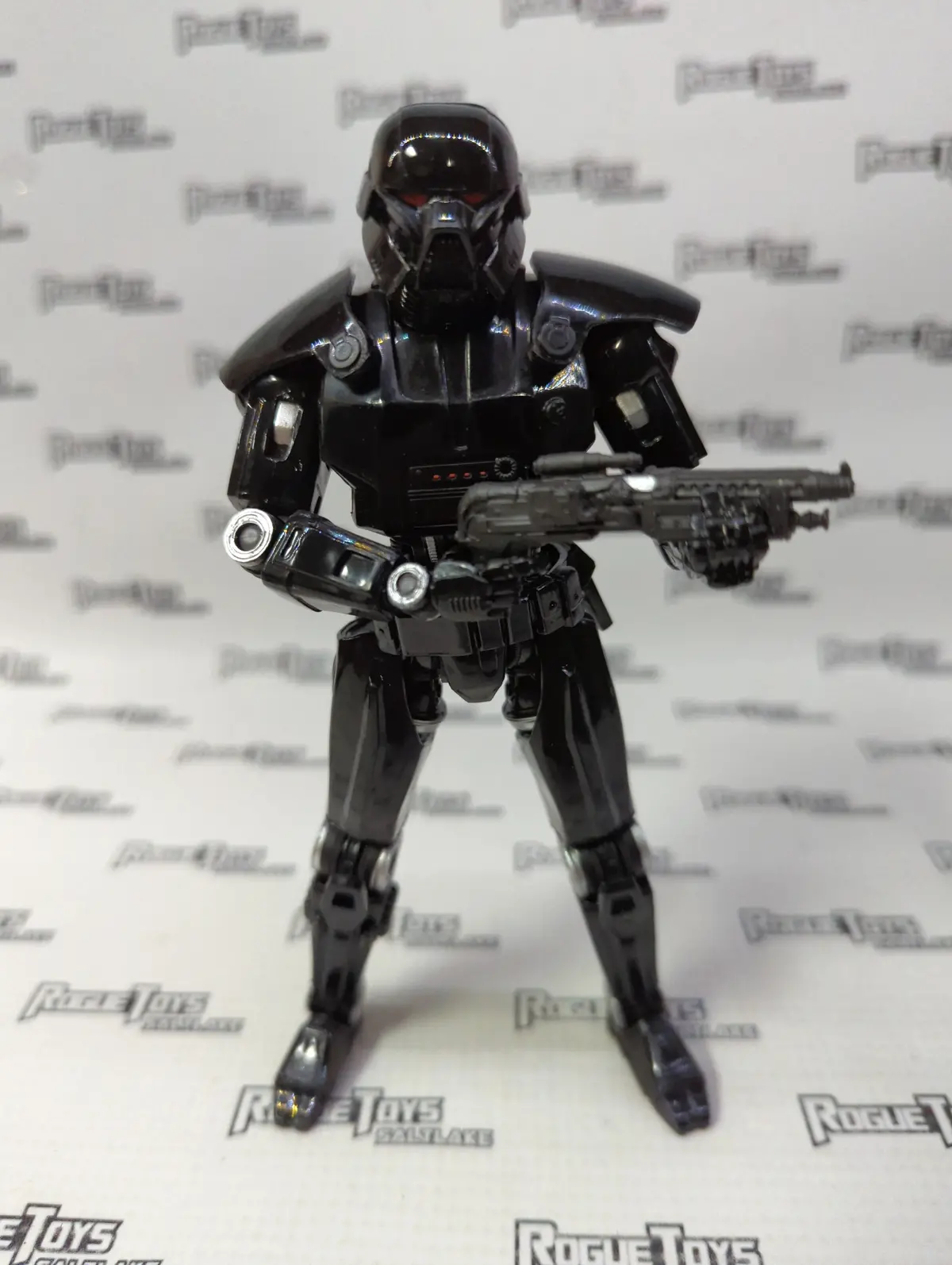 Hasbro Star Wars The Black Series Dark Trooper 1
