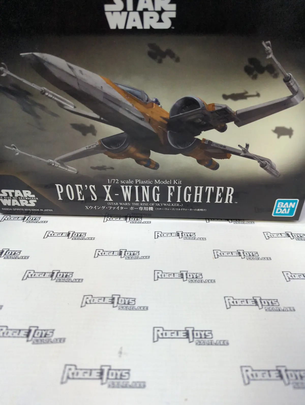 Ban Dai Star Wars 1/72 Scale Poe's X-Wing Starfighter Plastic Model Kit 1