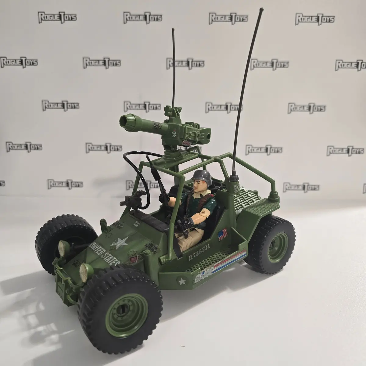 Hasbro Gi Joe- Awe Striker With Crankcase 1
