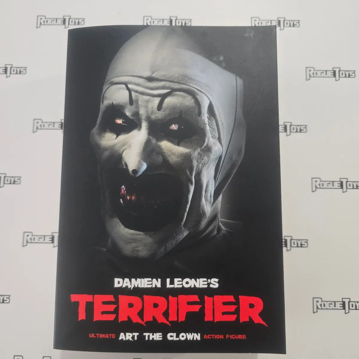 Neca Damion Leone's Terrifier- Ultimate Art The Clown 1