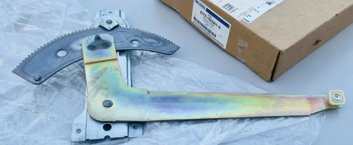 Nos Oem Ford Window Regulator E7tz 1523201-A 1980-1992 F150 Bronco F250 F350 (Only One) - Obsolete 1