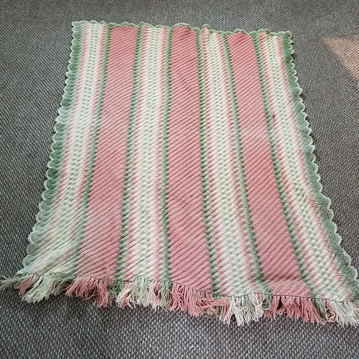 Vintage Woven Scalloped Afghan Striped Granny Chic Throw Blanket 50X59 Boho 1