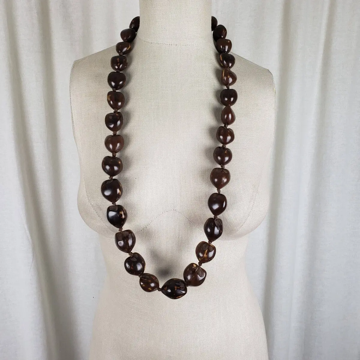 Vintage Brown Kukui Nut Hawaiian Lei Necklace Beads Strand Boho Womens Jewelry 1