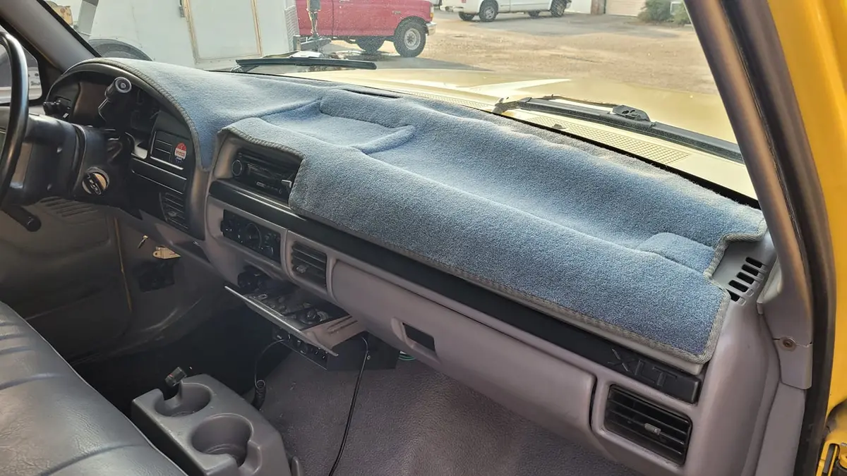 Complete Performance Carpet Dash Cover - 1992-1997 Ford F-Series & Bronco 1