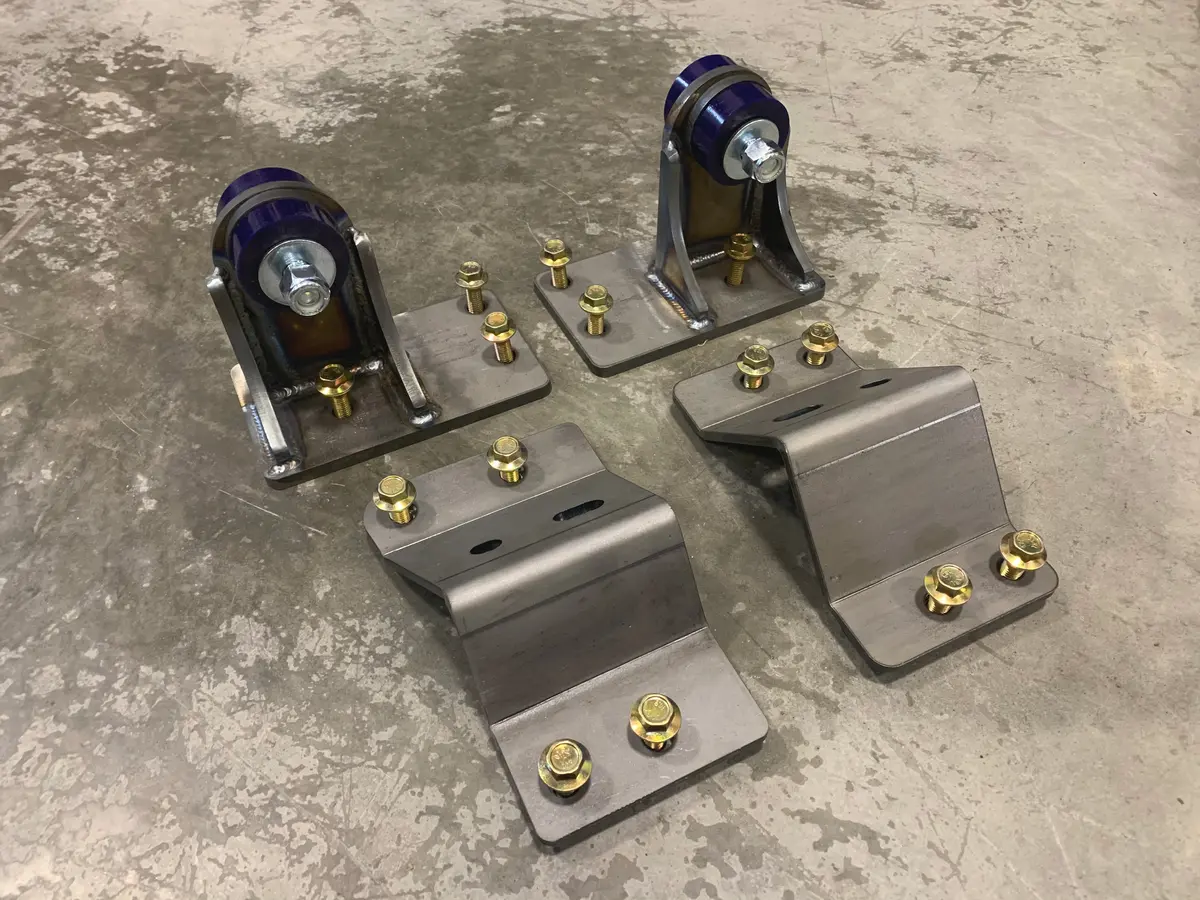 Carrick Customs Cummins Swap Motor Mounts 12V/24V/Cr Cummins - 1999-2007 Ford F250/F350 1