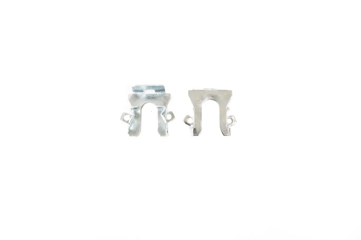 Complete Performance Headlight Retainer Clips - 1992-1997 Ford F-Series & Bronco 1