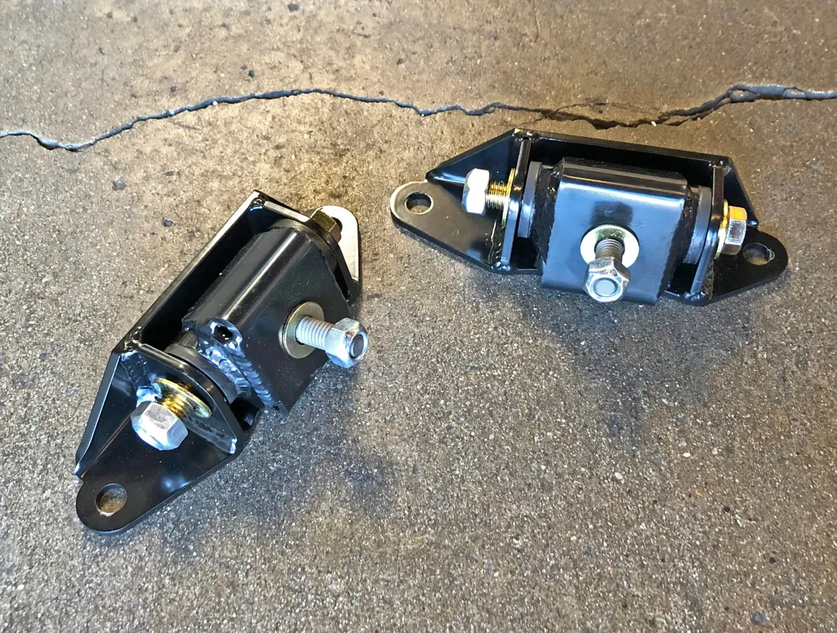 302 And 351W Motor Mounts 1